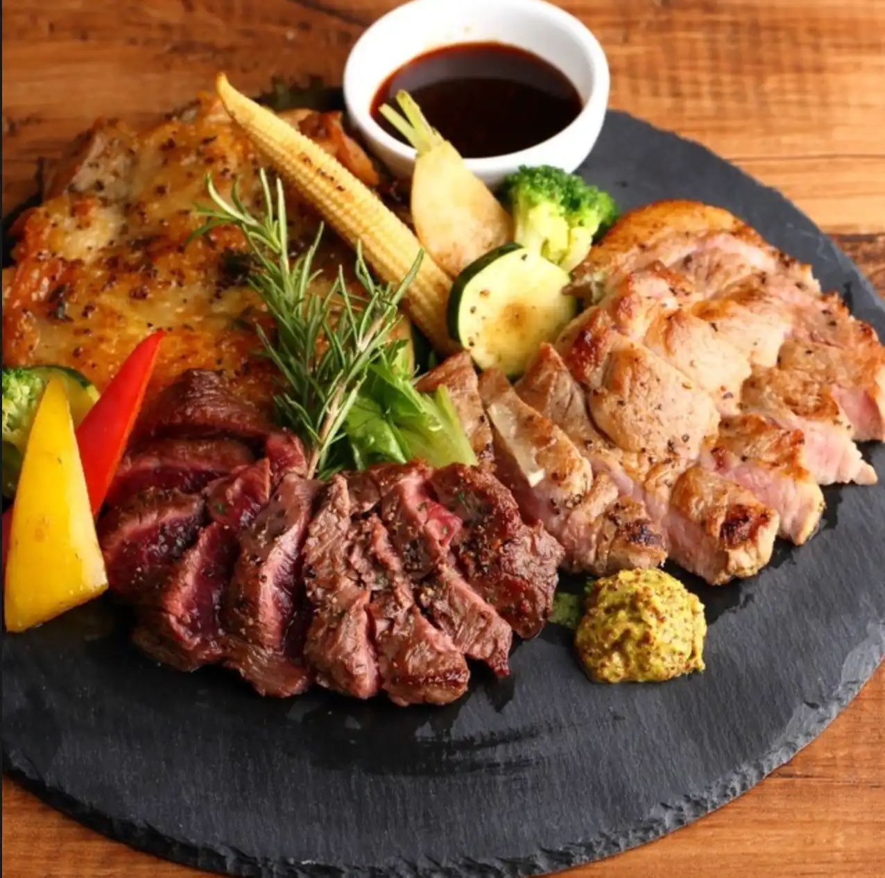 3種の肉盛り 欲張りプレート