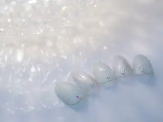 指先まで洗練された美しさを。