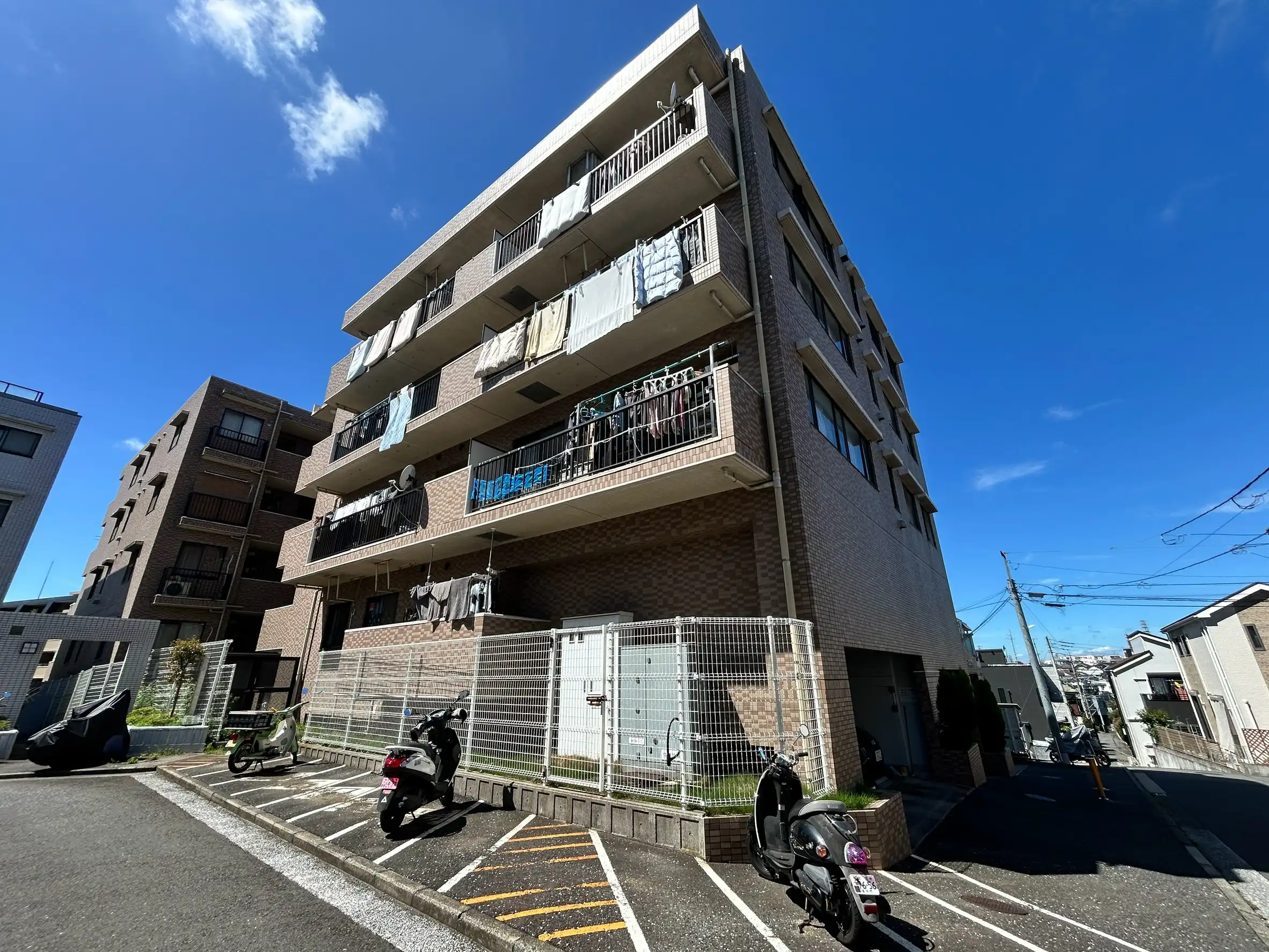横浜市南区永田北】親の入院に伴うマンション売却!残置物撤去から早期成約